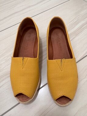 gentle souls Mustard Yellow Perforated Peep-Toe Espadrille Wege